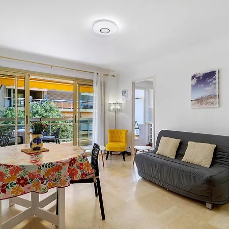 Apartment Elysee Foch Front De